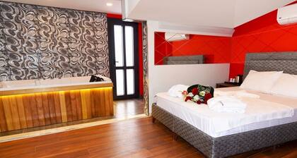 Renk Otel Karşıyaka