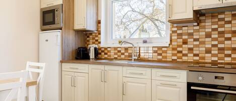 Microwave, high chair