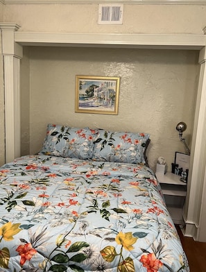 1 chambre, fer et planche à repasser, accès au Wi-Fi (inclus)