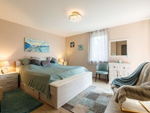 2 dormitorios, cuna de viaje, wifi gratis y ropa de cama