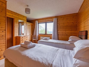 3 bedrooms, travel cot, free WiFi