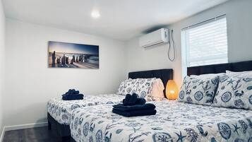 4 bedrooms, iron/ironing board, WiFi, bed sheets