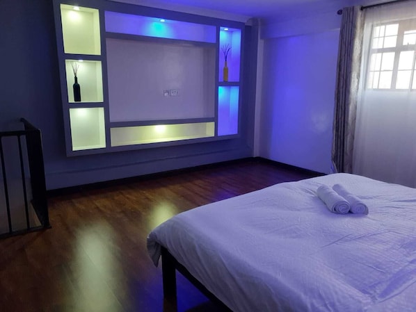 Luxury-Penthouse, 1 King-Bett, Nichtraucher, Hügelblick | Allergikerbettwaren, Betten mit Memory-Foam-Matratzen