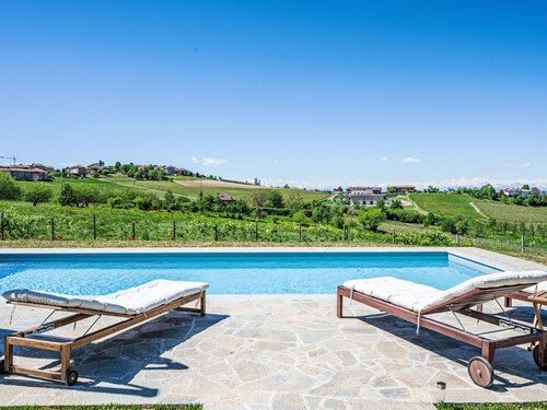 Cosy apartment for 2 guests with A/C, WIFI, pool, TV and patio