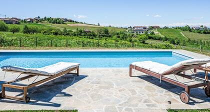 Cosy apartment for 2 guests with A/C, WIFI, pool, TV and patio