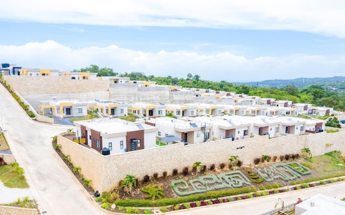 Your cool oasis home away from home. Breath taking views for relaxation 