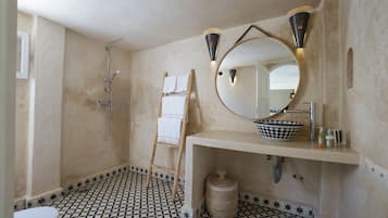 Chambre Luxe | Salle de bain | Serviettes fournies