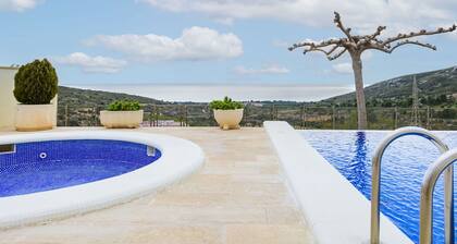 Wonderful villa for 4 people with WIFI, pool, A/C, TV, terrace and pets allowed