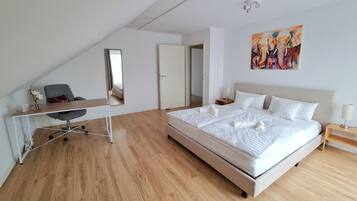 3 多间卧室、办公桌、熨斗/熨衣板、免费 WiFi