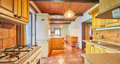Wonderful private villa for 21 guests with WIFI, TV, patio and parking