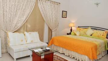 Habitación Deluxe doble | Escritorio, sistema de insonorización, wifi gratis