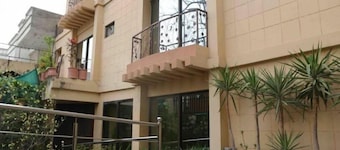 Savoy Inn