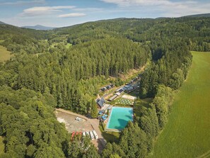 Exterior - Stunning private villa for 21 guests with pool, WIFI, TV, terrace and pets allowed (Dvur Králové Nad Labem)