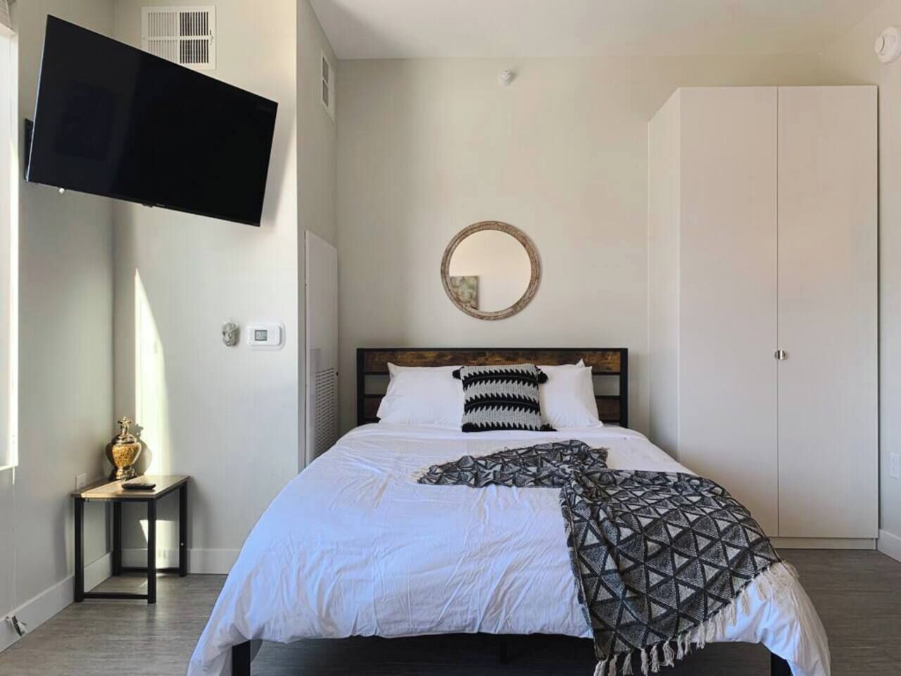 Desk, iron/ironing board, free WiFi, bed sheets