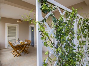Outdoor dining - Lovely apartment for 6 guests with private pool, WIFI, TV, terrace, pets allowed and panoramic v... (Santa Maria A Monte)