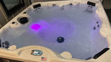 Indoor spa tub
