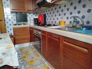 Fridge, microwave, oven, stovetop - The House of the Course
Holiday House in Alberobello (Alberobello)