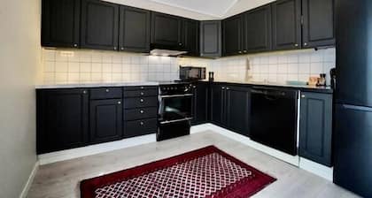 Pleasant, apartment, in the middle of the city. 85 Smart TV, lift & veranda