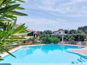 Pool - Beautiful apartment for 6 guests with WIFI, pool, TV and terrace (Costarainera)
