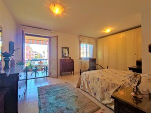 1 makuuhuone, vauvan matkasänky, ilmainen Wi-Fi