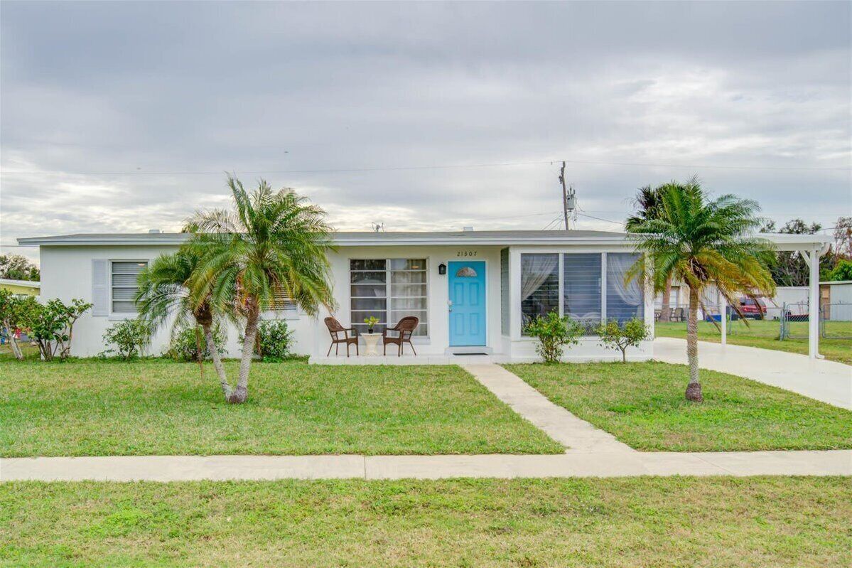 Port Charlotte Retreat- Relaxing getaway in the Florida sun!
