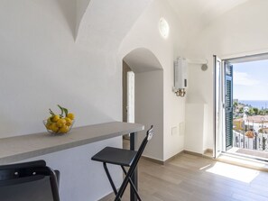 Dining - Beautiful villa for 4 guests with A/C, WIFI, TV and pets allowed (Terzorio)