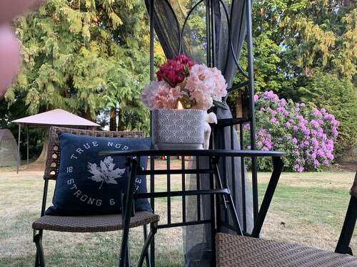 Cozy Studio Apartment in Qualicum Beach
Angels Inn Studio Apartment. 