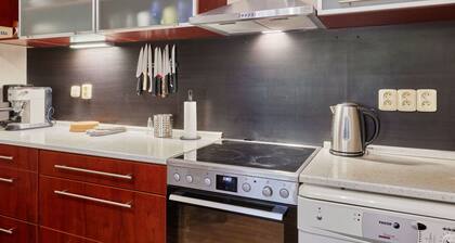 Belle maison de vacances privée pour 15 personnes avec WIFI, TV, balcon, animaux admis et parking