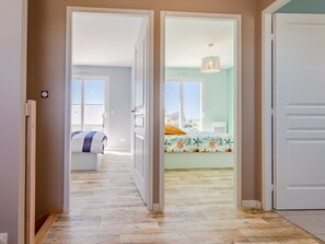 2 室のベッドルーム、WiFi (無料)