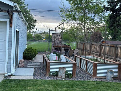 3BR Home with Private Yard, Hot Tub & Walkable Restaurants