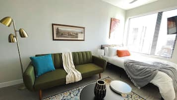 Escrivaninha, ferros/tábuas de passar roupa, Wi-Fi de cortesia