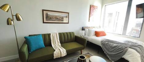 Bureau, fer et planche à repasser, Wi-Fi gratuit, draps fournis