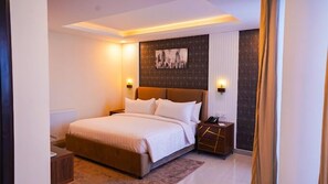 Deluxe Double Room | Soundproofing, iron/ironing board, free WiFi - Fiora Hotel (Murree)