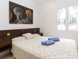 3 bedrooms, travel cot, free WiFi