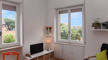 Televisión, oficina