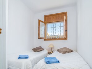 2 bedrooms, iron/ironing board, travel crib, free WiFi