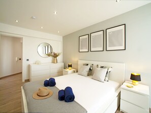 1 dormitorio, tabla de planchar con plancha, cuna de viaje y wifi gratis