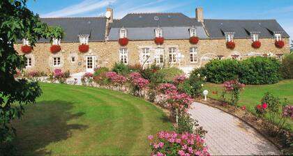 Agréable appartement pour 5 personnes avec piscine, WIFI, TV et terrasse