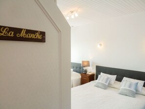 5 bedrooms, free WiFi, bed sheets
