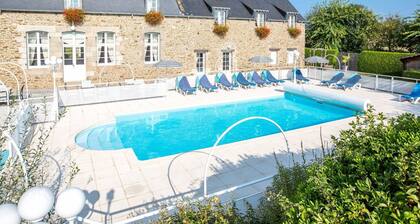 Magnifique maison de vacances privée pour 12 personnes avec piscine, WIFI, TV et terrasse