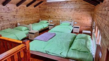 1 bedroom, iron/ironing board, WiFi (free), bed sheets