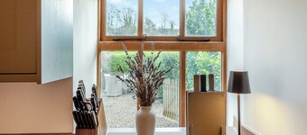 Midsummer Cottage Retreat