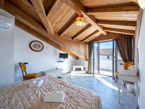 1 bedroom, travel cot, free WiFi - Beautiful villa for 2 guests with A/C, WIFI, TV and terrace (Pontestura)