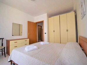 4 chambres, fer et planche à repasser, accès au Wi-Fi (inclus)