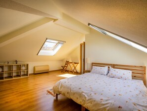 3 bedrooms, travel cot, free WiFi