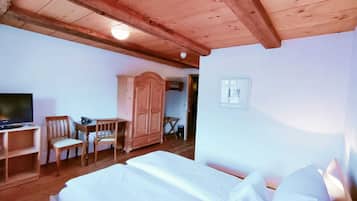 Classic Double Room, Mountain View | Individually decorated, individually furnished, desk, free WiFi