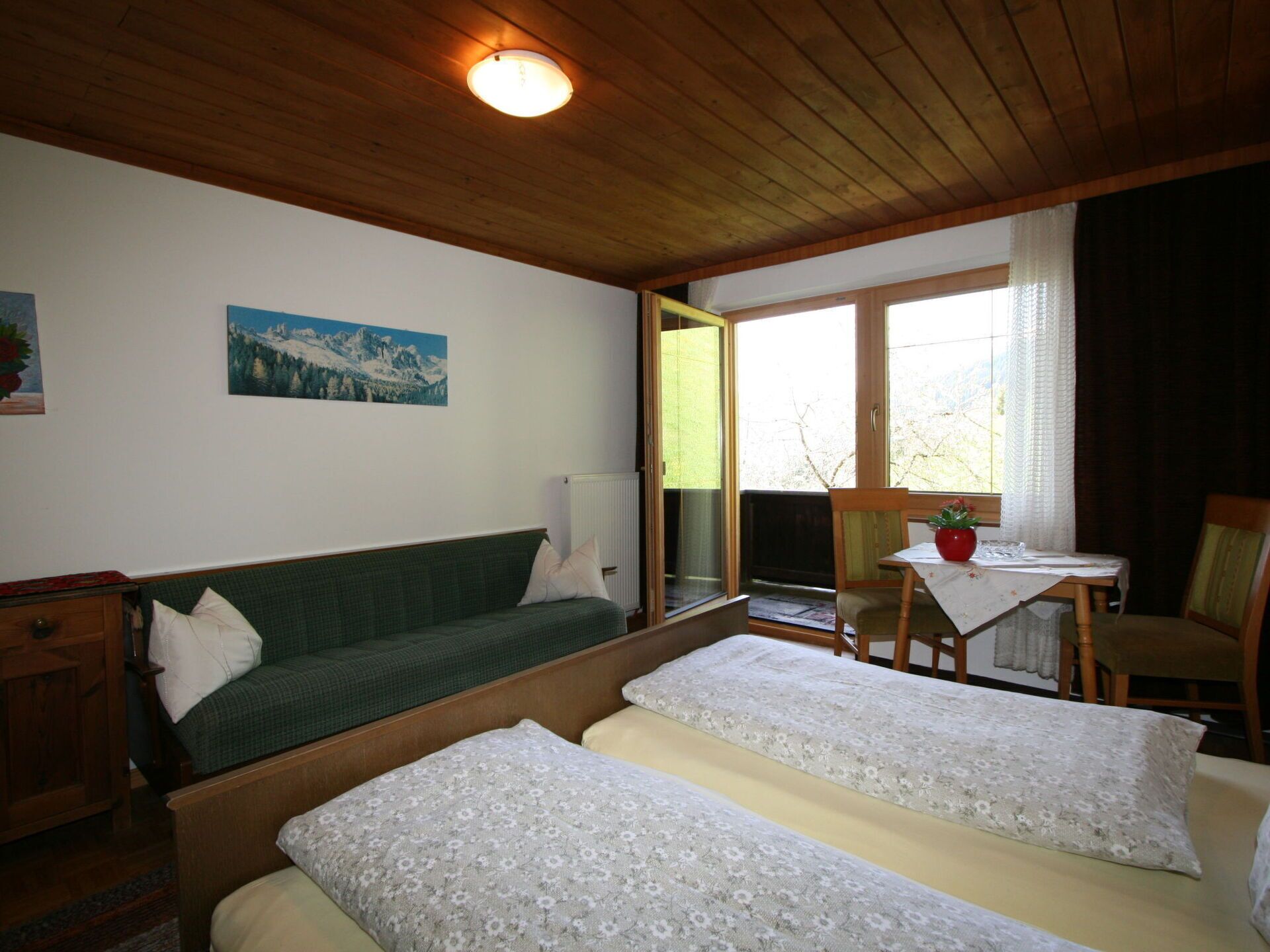 2 Schlafzimmer, Reisekinderbett, kostenloses WLAN