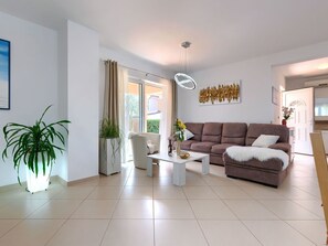 Fernseher, Tischfußball