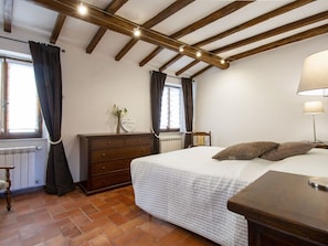 3 bedrooms, travel crib, free WiFi