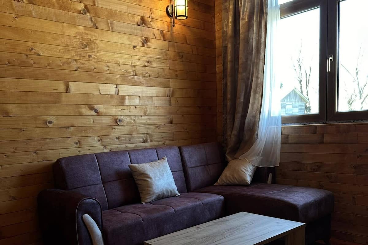 En 44-tommers smart-TV med kabel-kanaler